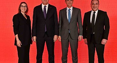 Mehmet Akif Üstündağ: "Ülkenin gururuyuz ve gururu olmaya da devam edeceğiz"