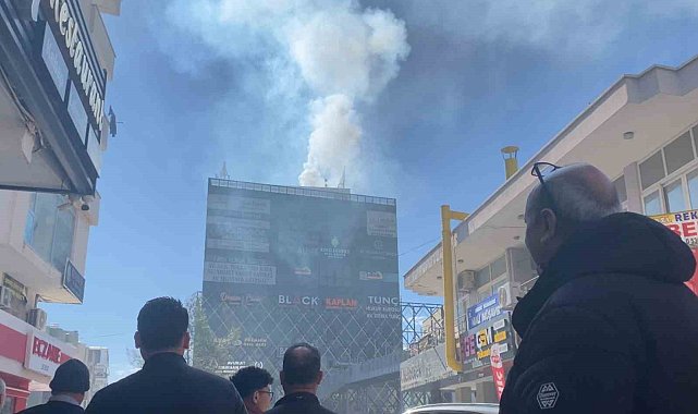 Mersin'de baca yangını korkuttu
