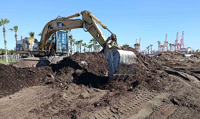 Mersin'de yağıştan etkilenen bölgelerde onarım çalışması sürüyor