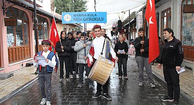 Minik davulcular mahalleleri şenlendirdi