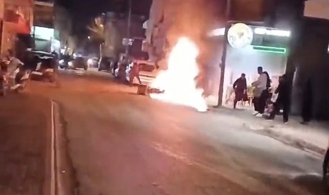 Motosiklet alev alev yandı