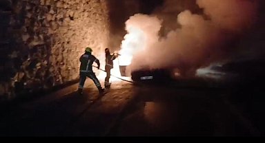 Mudanya yolunda korkutan araç yangını