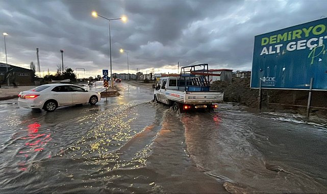 Niğde'de sağanak ve fırtına etkili oldu