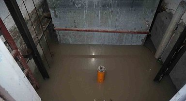 Niğde'nin Çiftlik ilçesinde yağışın ardından taşkınlar yaşandı