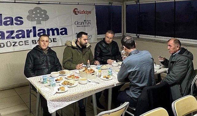 Öğrencilerle iftarda bir araya geldiler