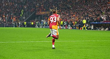 Sacha Boey ilk golünü attı