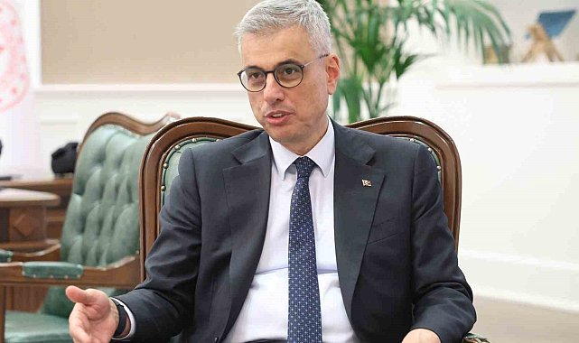 Sağlık Bakanı Memişoğlu, Sigarayı Bırakma Günü'nde Doğa ve sigarayı bıraktırdığı dedesiyle bir araya geldi