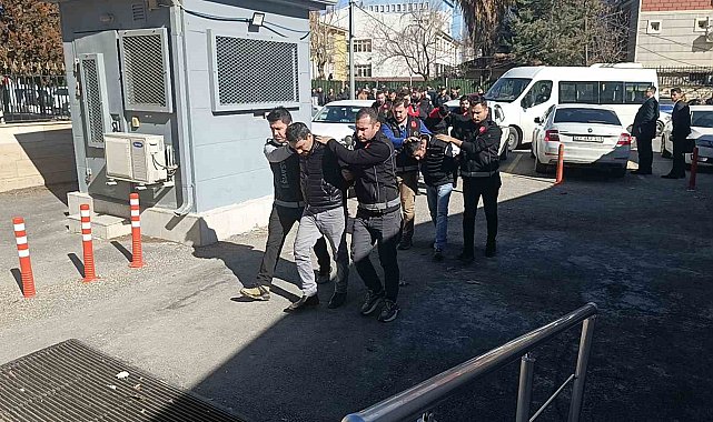Şanlıurfa'da kuyumcu soygununda 6 şüpheli adliyeye sevk edildi