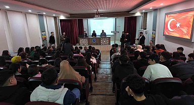 Siirt'te cumhuriyet savcıları lise öğrencilerini 'dolandırıcılık' konusunda bilgilendirdi