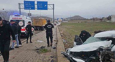 Şırnak'ta otomobil şarampole yuvarlandı: 2 yaralı