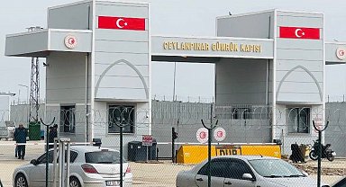 STK temsilcileri kapatılacak gümrük kapıları için sınırda toplandı