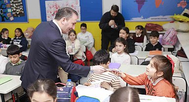 Sultanbeyli'de bilinçli teknoloji seferberliği: 23 bin öğrenciye akıllı dijital eğitim seti