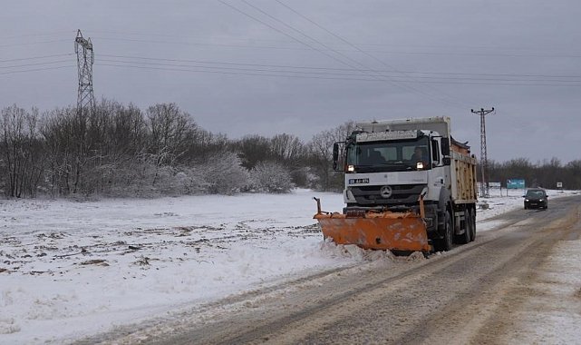 Tekirdağ'da kar mesaisi: Ekipleri teyakkuzda