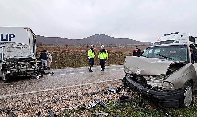 Tokat'ta iki otomobil kafa kafaya çarpıştı: 1'i ağır 7 yaralı