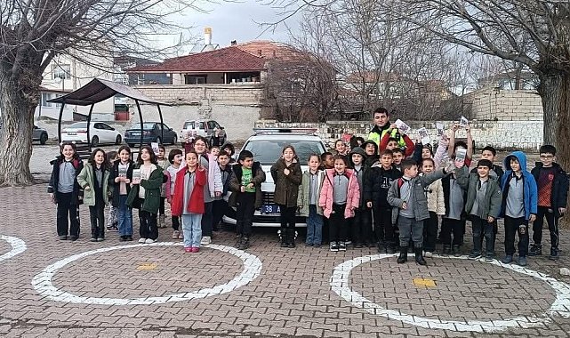 Tomarza'da öğrencilere trafik eğitimi verildi