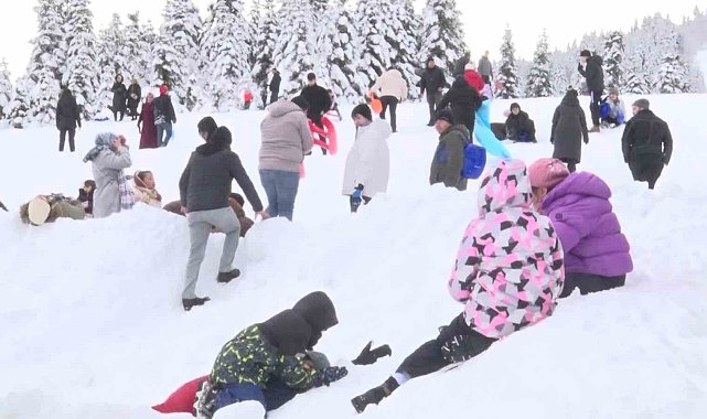 Uludağ, yarıyıl tatilinde yüzbinlerce kişiyi ağırladı