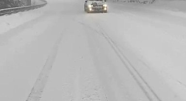 Uludağ'da dün gece yoğun kar yağdı, kar kalınlığı 163 santimetreye ulaştı