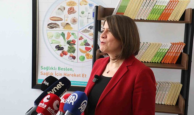 Uzmanından uyarı: "Ramazan'da sağlıklı beslenmenin temel kriterlerden birisi sahurun ve iftarın yapılması, araya ara öğünün eklenmesi"