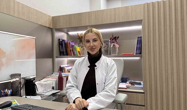 Uzmanlardan 'Çocuklarda makyaj' uyarısı: "Pek çok cilt hastalığını çok çok erken yaşta görmeye başladık"