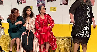 'Kadıncıklar' oyunu büyük ilgi gördü