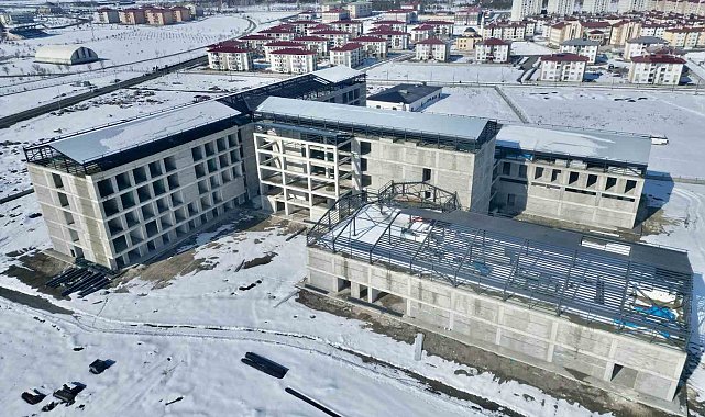 Ağrı'da deprem izolatörü bulunan ilk hastane hizmete hazırlanıyor