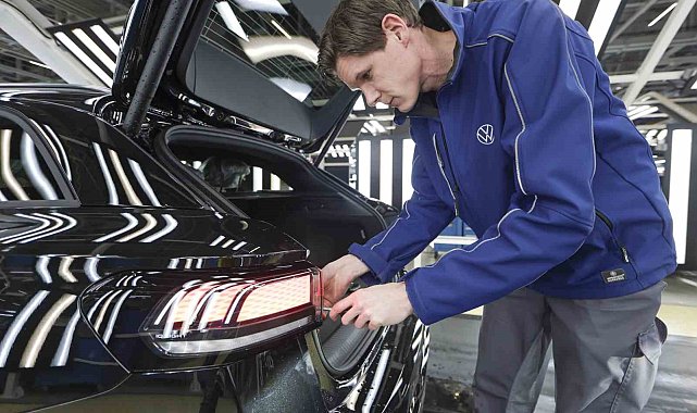 Alman otomotiv sektöründe kriz: Volkswagen 50 bin kişiyi işten çıkaracak