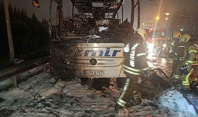 Bağcılar TEM'de yolcu otobüsü alevlere teslim oldu
