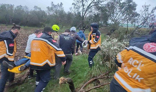 Balıkesir'de kontrolden çıkan otomobil zeytinliğe savruldu: 1 yaralı