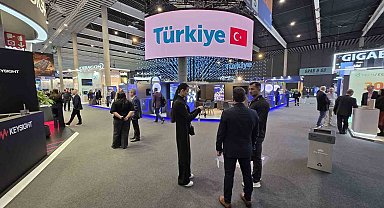 Barselona'da yapay zekalı "metal yaka" sahaya iniyor