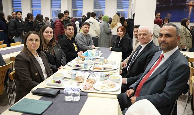 BARÜ'lü öğrenciler Ramazan ayı boyunca iftar sofrasında bir araya geldi