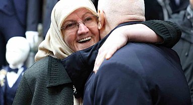 Başkan Bozbey çarşı esnafıyla bayramlaştı