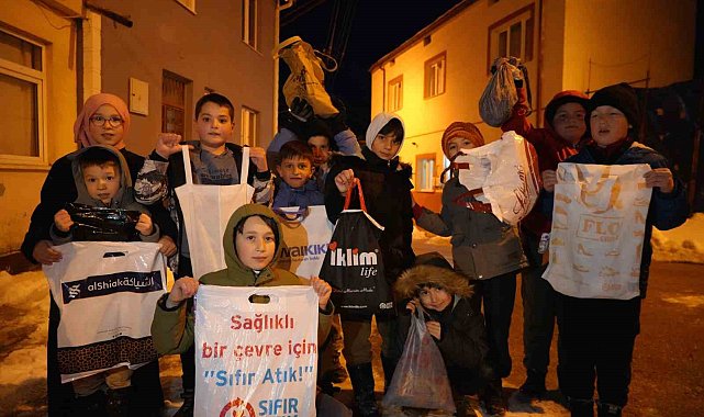 Bayburt'ta on beşi coşkusu: Asırlık gelenek ile çocuklar sokakları şenlendirdi