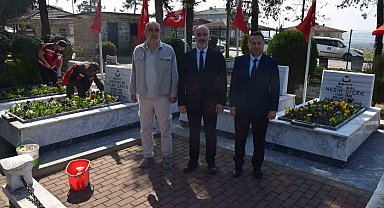 Bayram öncesi şehit mezarlarında çalışmalar yapıldı