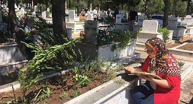 Bayramın ilk günü mrzarlıklarda yoğunluk