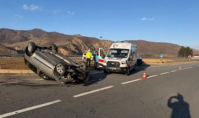 Bingöl'de otomobil takla attı: 2 yaralı