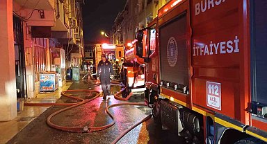 Bursa'da apartmanın çatı katında yangın
