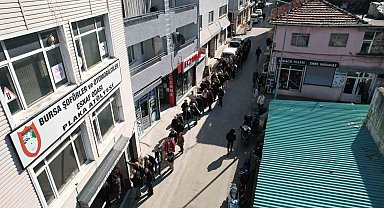 Bursa'da APP plaka izdihamı...Kuyruk sokaklara taştı