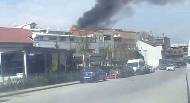 Bursa'da çatı katı alevlere teslim oldu