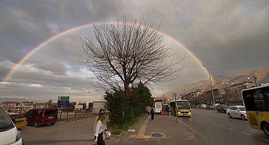 Bursa'da gökkuşağı mest etti