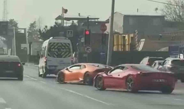 Bursa'da iki lüks otomobil trafik kurallarını hiçe saydı