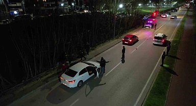 Bursa'da yer değiştiren 'piyasacılara' polis baskını