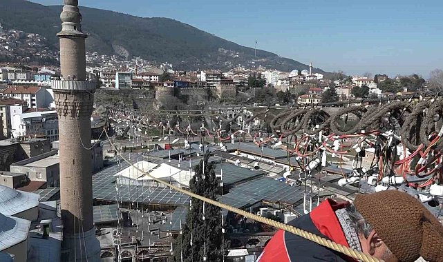 Bursa'nın mahyasında alışılagelmişin dışına çıkılıyor