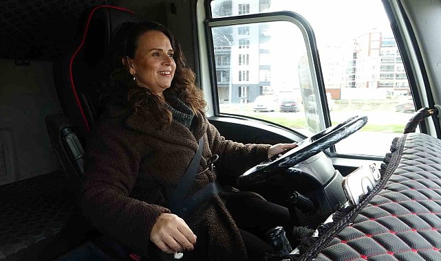 Büyük araçlara küçüklüğünden beri hayranlık duyan Buket, 3 yıldır ağır vasıta eğitmenliği yapıyor