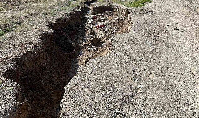 Çameli Belediyesi yol bakım çalışmalarına hız kesmeden devam ediyor