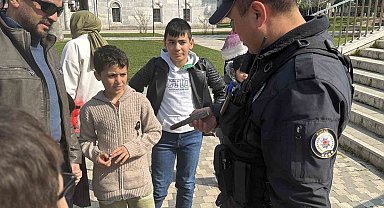 Çekilen İznik Gölü kıyısında oynayan çocuklar top mermisi buldu