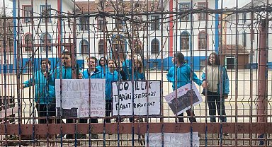 Devir kararı verilen Mimar Kemal Ortaokulu öğrenci ve velilerinden tepki