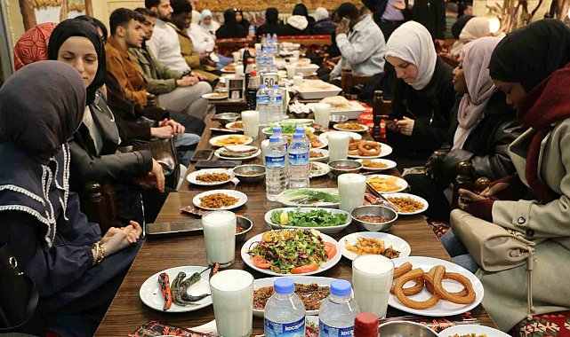 Diyarbakır Bismil Türkmenler Derneği iftar programı düzenledi