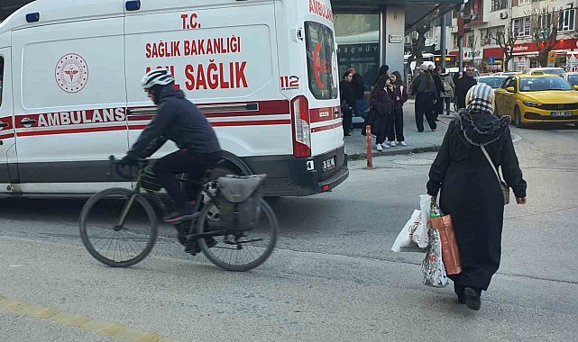 Elektrikli bisiklet, servis aracıyla çarpıştı: 1 yaralı