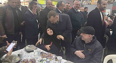 Ezine'de 10 bin kişi iftar sofrasında buluştu