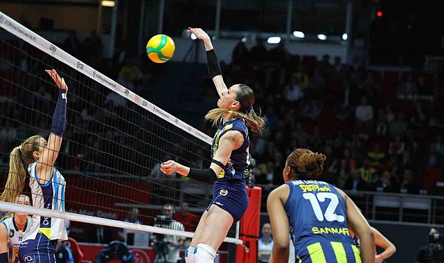 Fenerbahçe, Şampiyonlar Ligi'ne altın setle veda etti